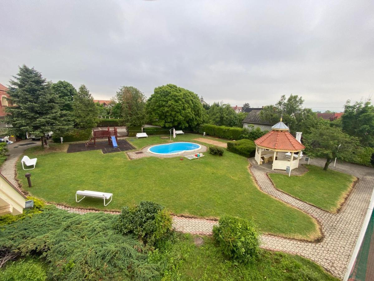 Global Apartmanhaz Vonyarcvashegy Exteriör bild