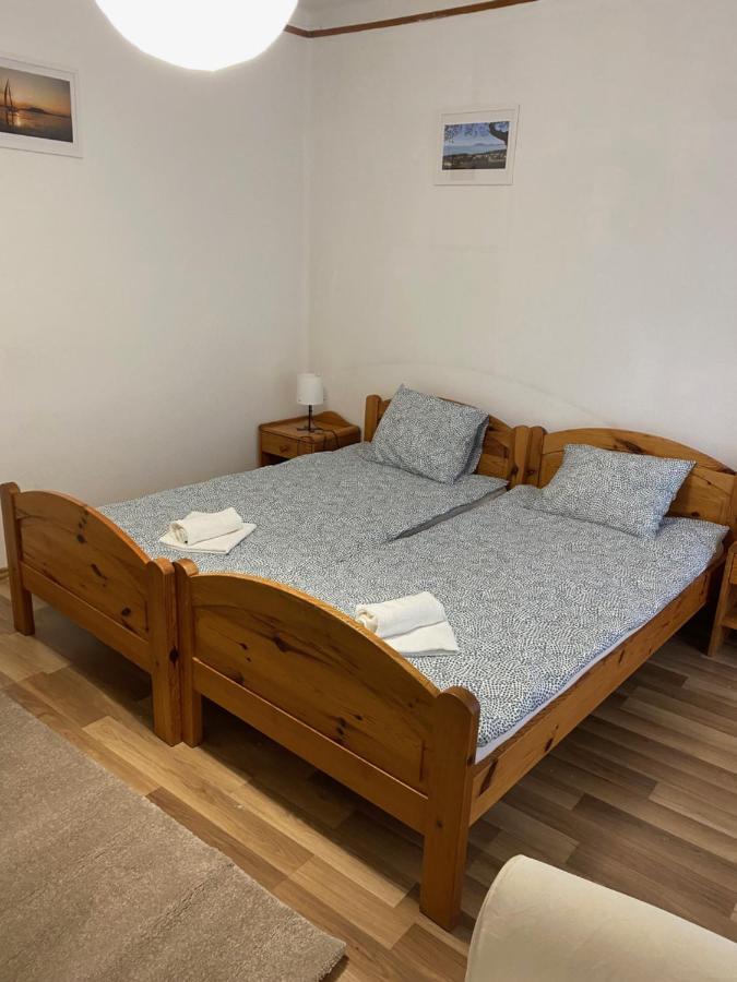 Global Apartmanhaz Vonyarcvashegy Exteriör bild
