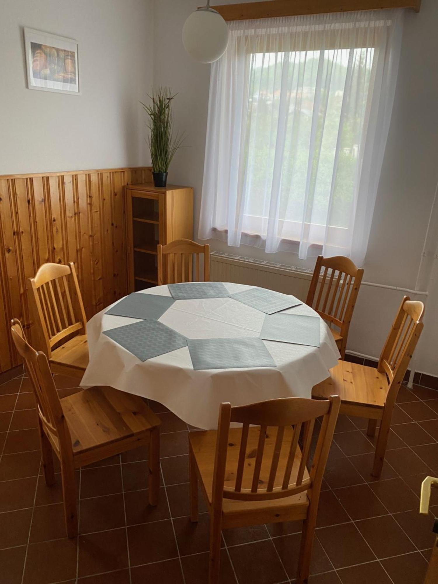 Global Apartmanhaz Vonyarcvashegy Exteriör bild