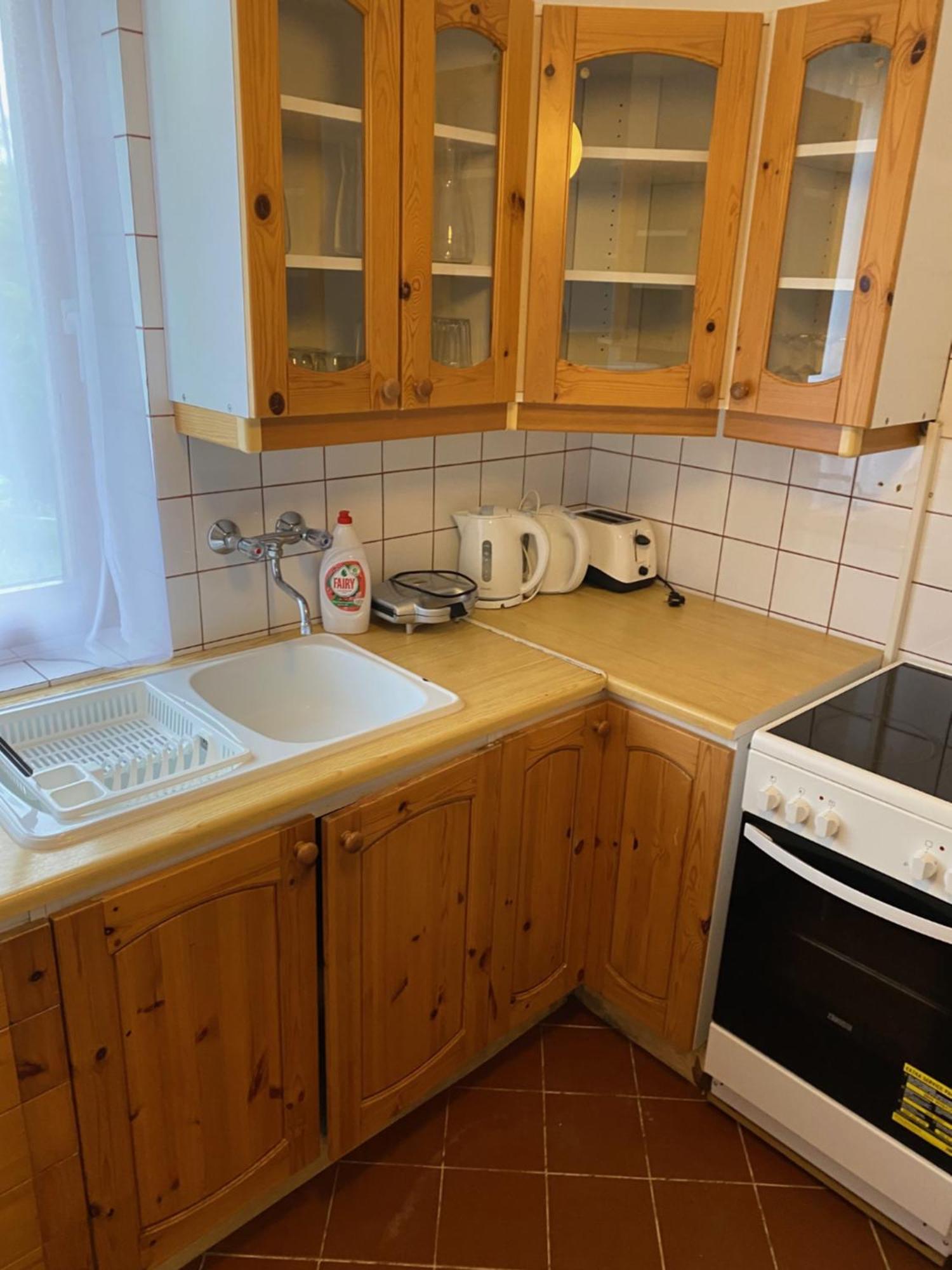 Global Apartmanhaz Bed and Breakfast Vonyarcvashegy Exteriör bild