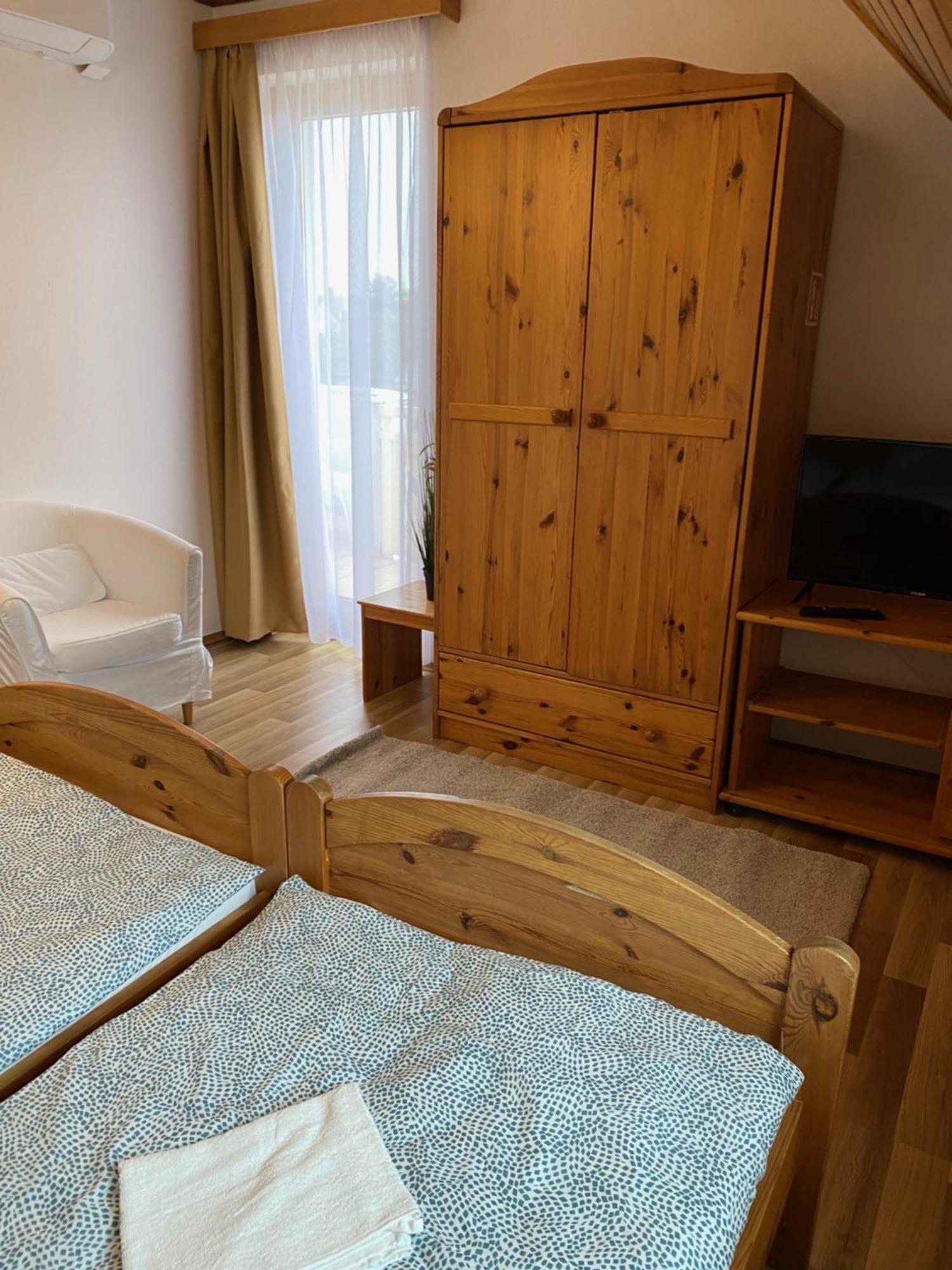 Global Apartmanhaz Vonyarcvashegy Exteriör bild