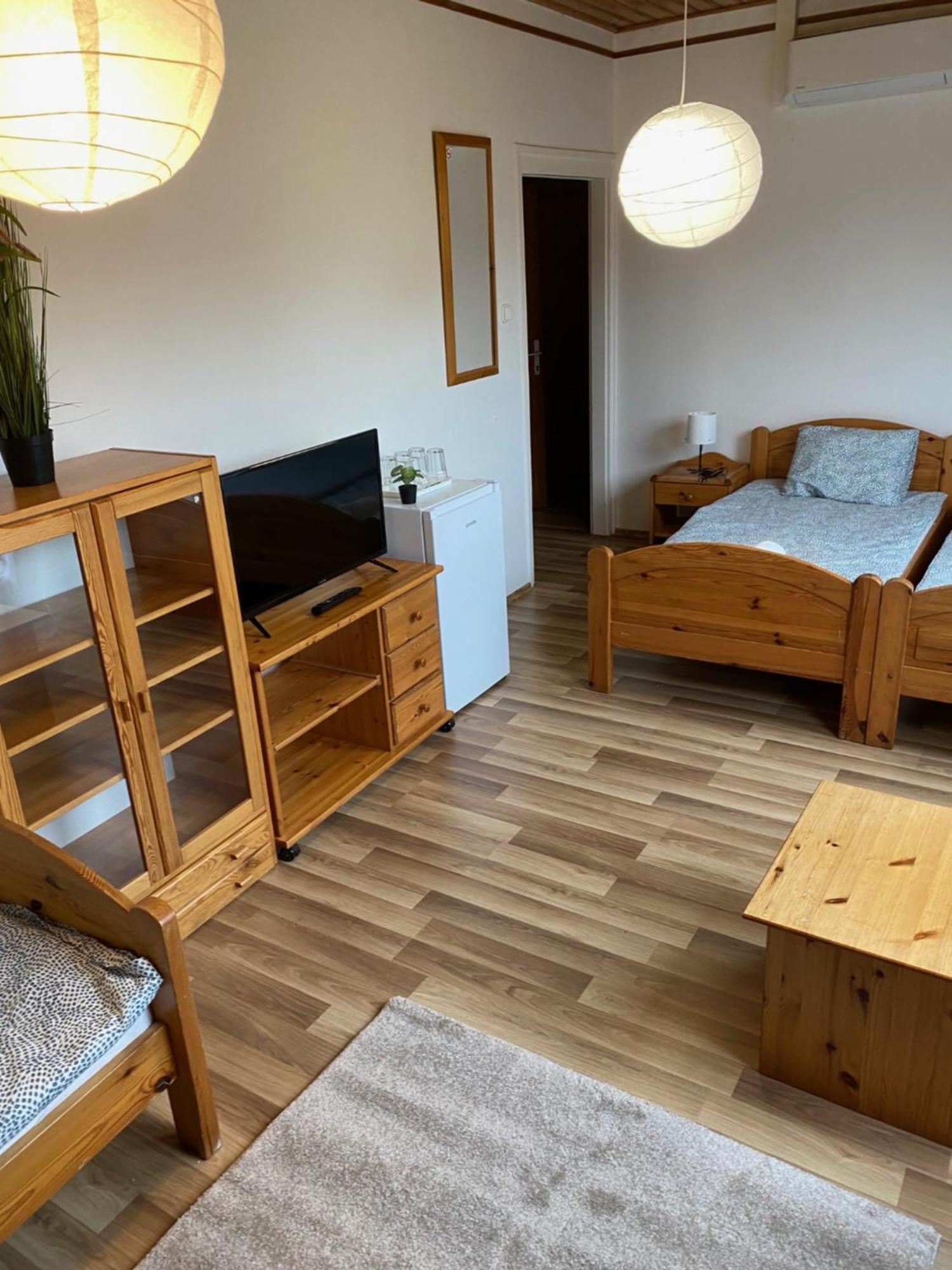 Global Apartmanhaz Vonyarcvashegy Exteriör bild