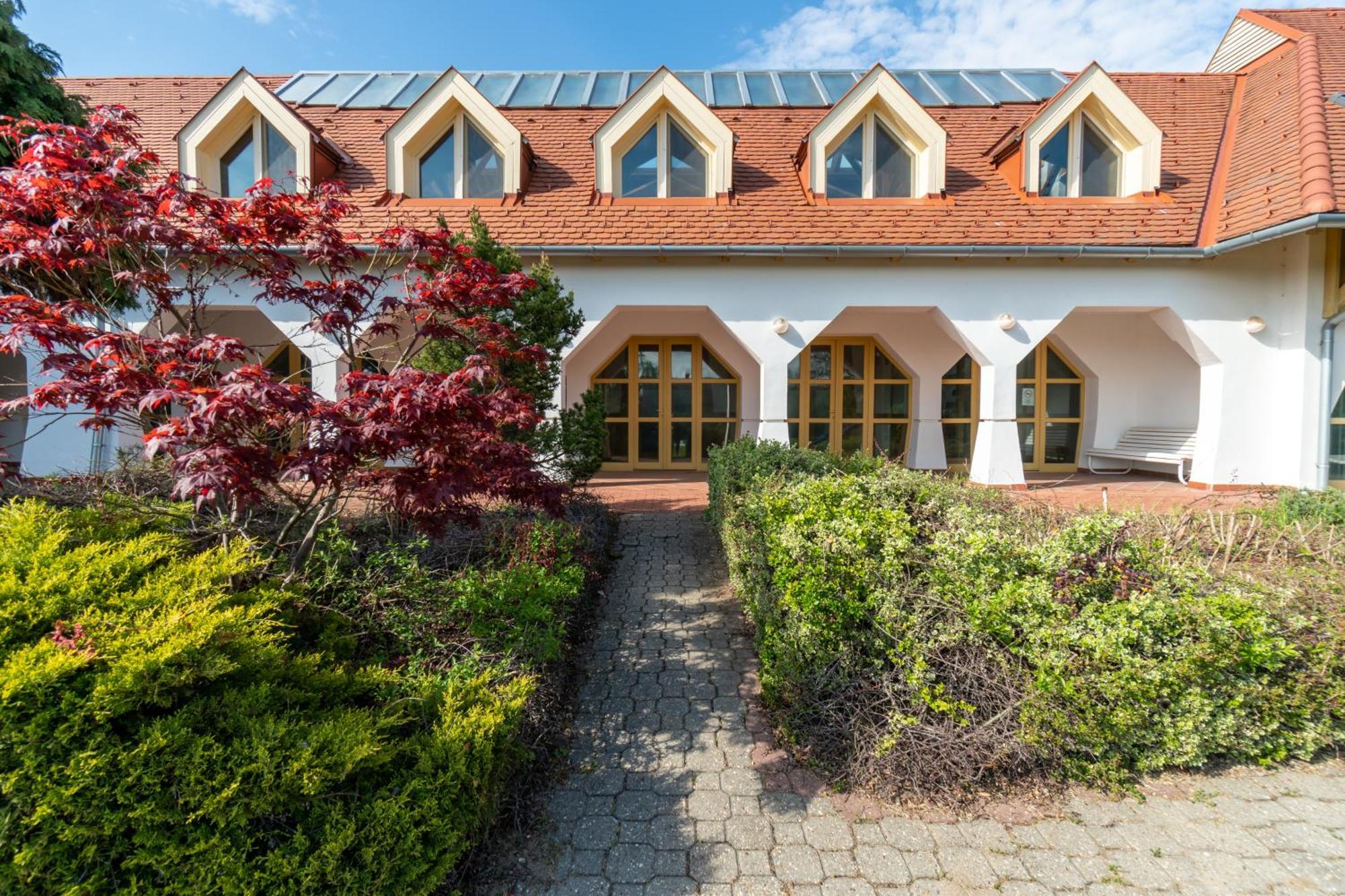 Global Apartmanhaz Vonyarcvashegy Exteriör bild