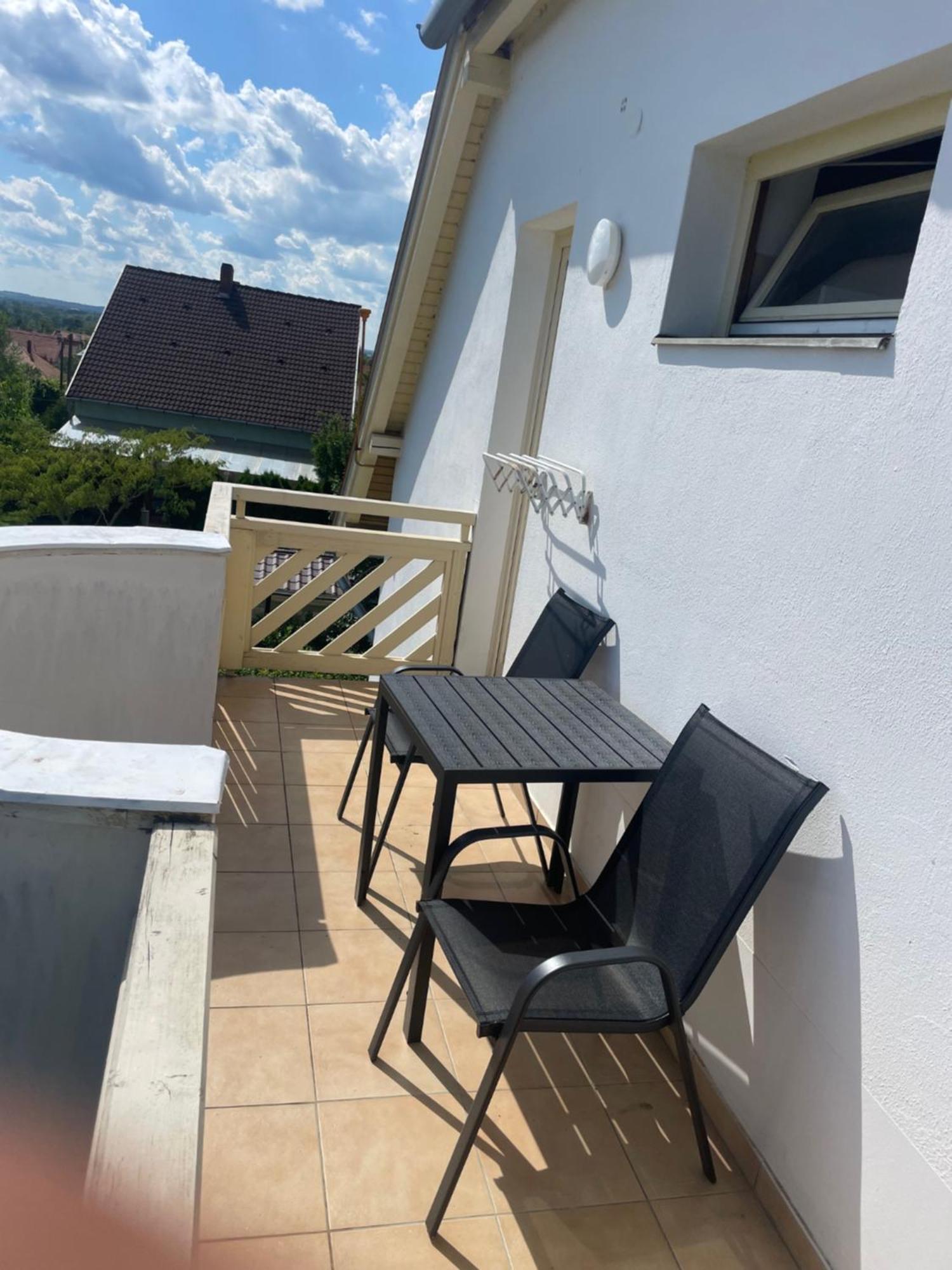 Global Apartmanhaz Vonyarcvashegy Exteriör bild